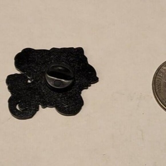 Anime Cute InuYasha and Kagome Bicycle Enamel Brooch pin - Picture 5 of 5